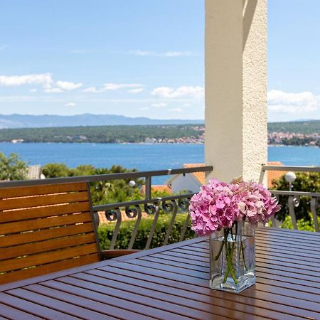 And Charming Apartment In Vantacici Malinska Exterior photo