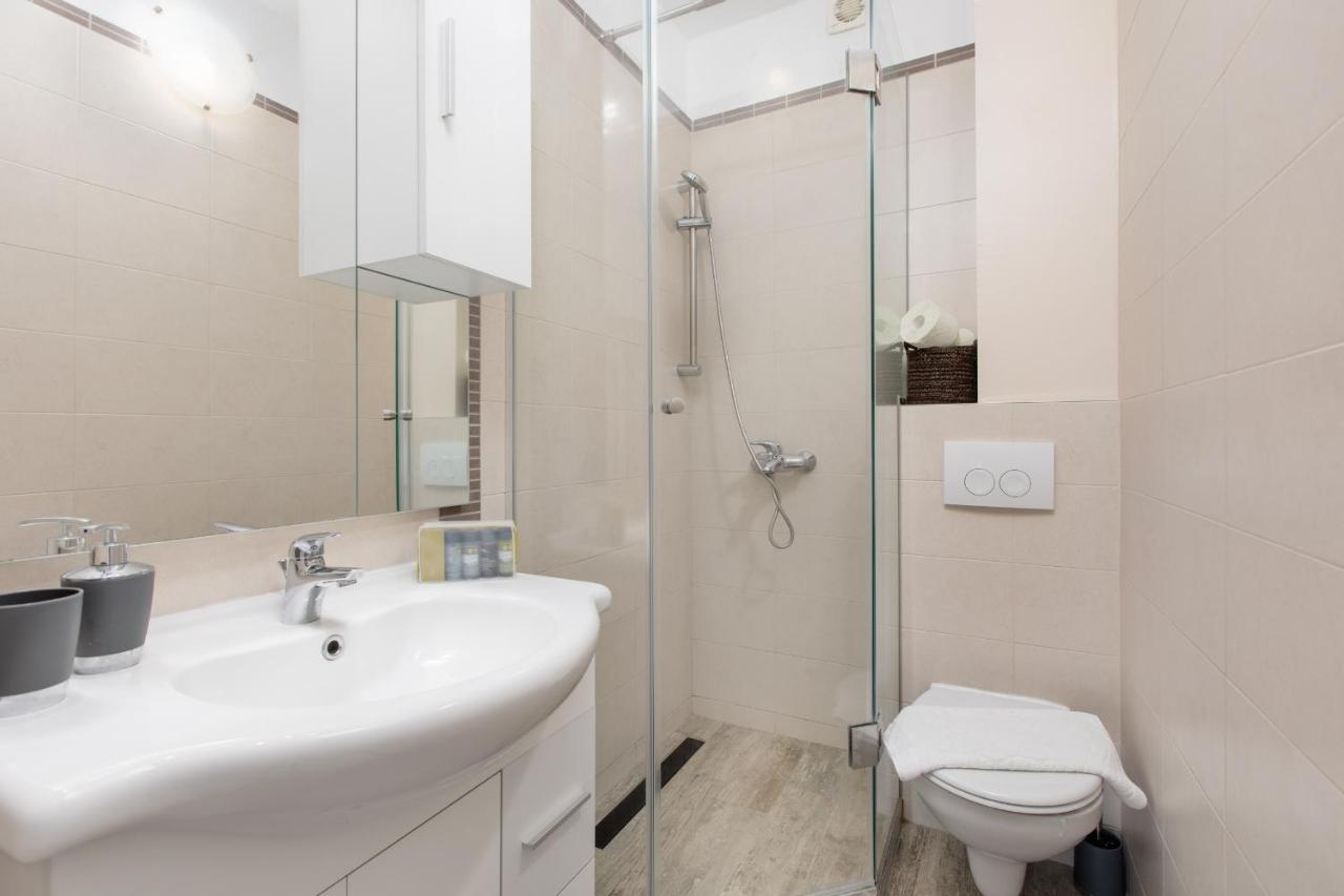 And Charming Apartment In Vantacici Malinska Exterior photo